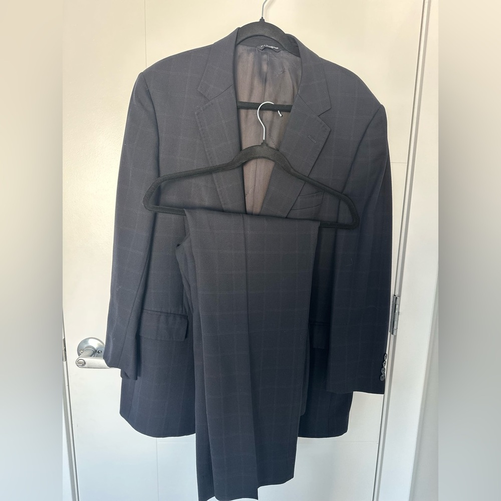 Dolce & Gabbana 100% Virgin Wool Designer Suit | Subtle Checkered Pattern - Picture 5 of 17